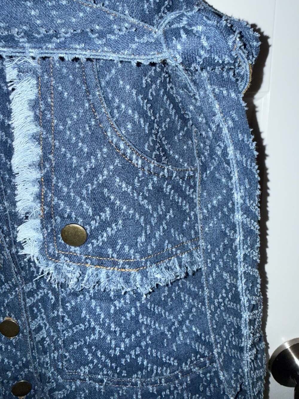 Elliatt Cora Frayed Denim Mini Dress M Blue Belted Puff Sleeve - Picture 6 of 11